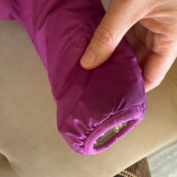 Patagonia 2T Purple and Cream Fleece-Lined Reversible Puffer Jacket - Picture 4 of 7